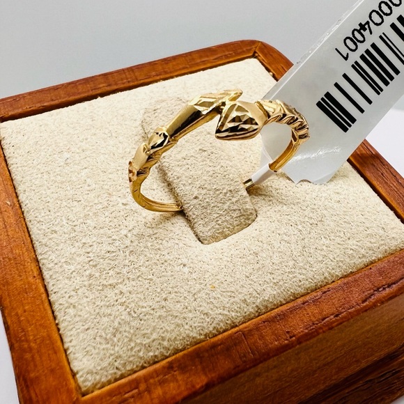 18k Solid Gold Serpentine Ring - Picture 4 of 6